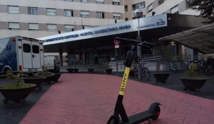 Vitoria da un paso adelante en la movilidad sostenible con nuevos aparcamientos para patinetes y más plazas de bicicleta