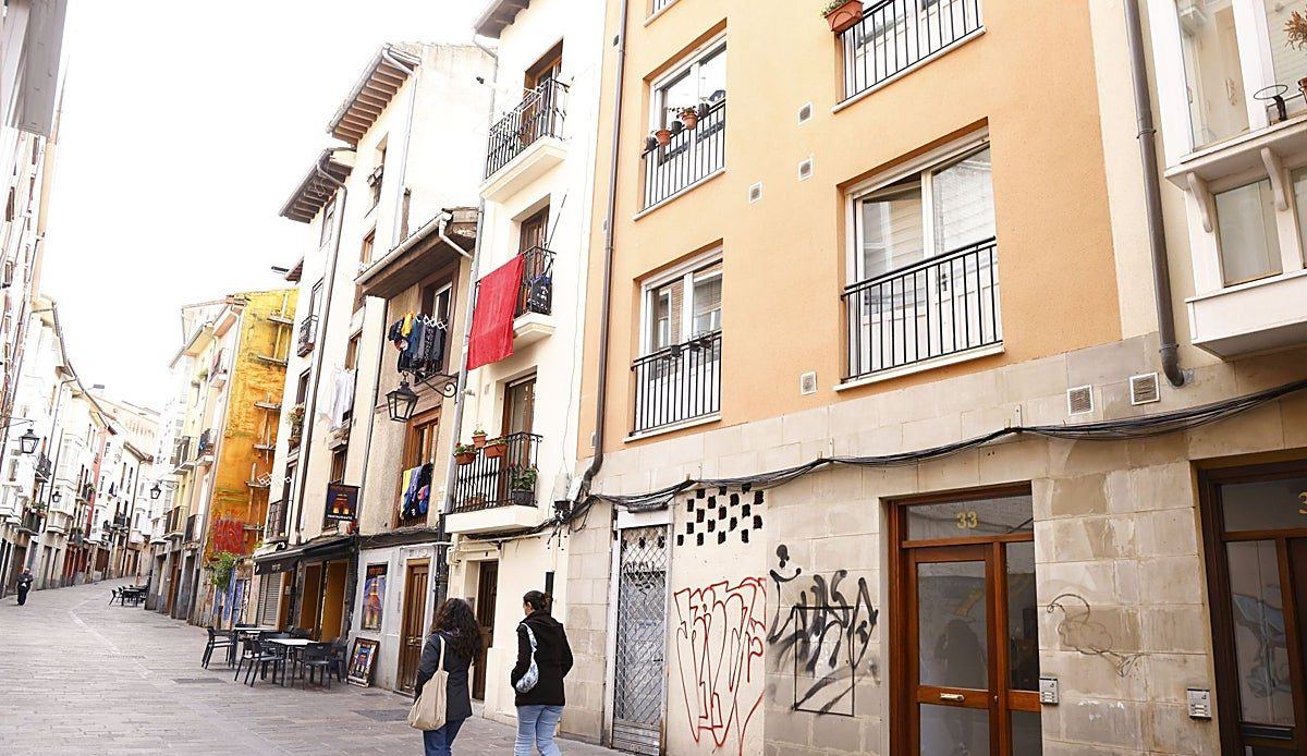 Un bar de la calle Nueva Dentro acumula medio centenar de intervenciones policiales en seis meses