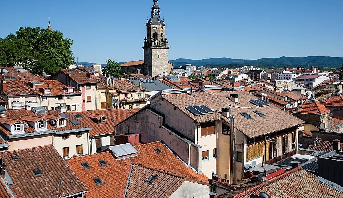 Vitoria desbloquea el futuro de su Casco Viejo con un pacto que abre la puerta a 35 nuevos hoteles y más facilidades para reh