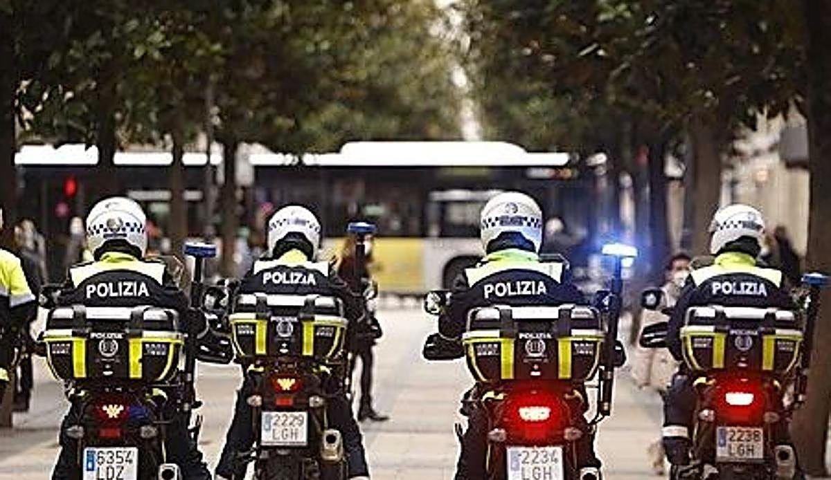 La Policía Local de Vitoria detiene a un hombre acusado de violar a una mujer en su propio domicilio de Zabalgana