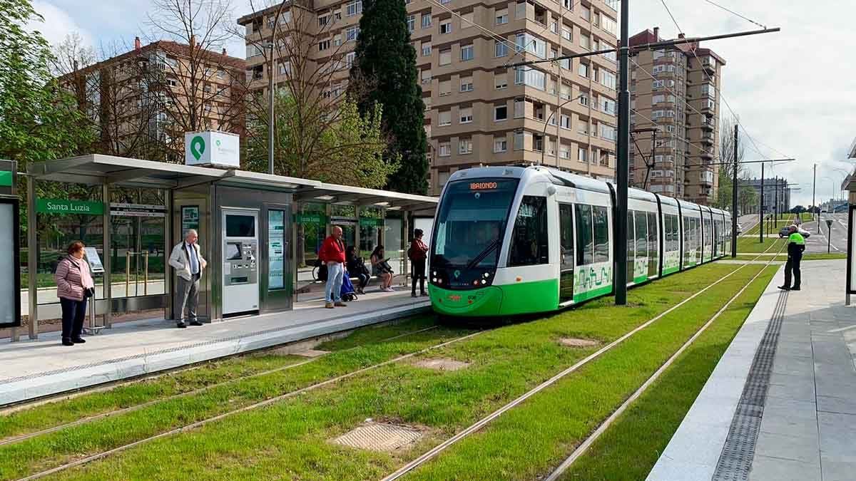 El autobús urbano, el tranvía y los servicios comarcales viajan sin coste este martes en Vitoria-Gasteiz