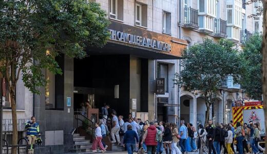 Un incendio en la cocina obliga a evacuar por completo el Hotel NH de Vitoria-Gasteiz durante el mediodía