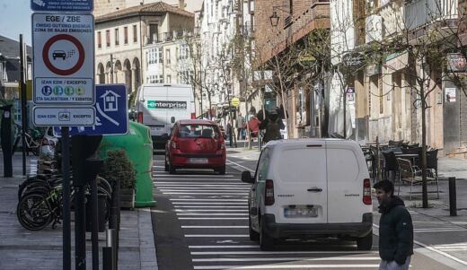 La guerra de la ZBE llega al Ayuntamiento de Vitoria: EH Bildu rompe el pacto y amenaza con tumbar la norma