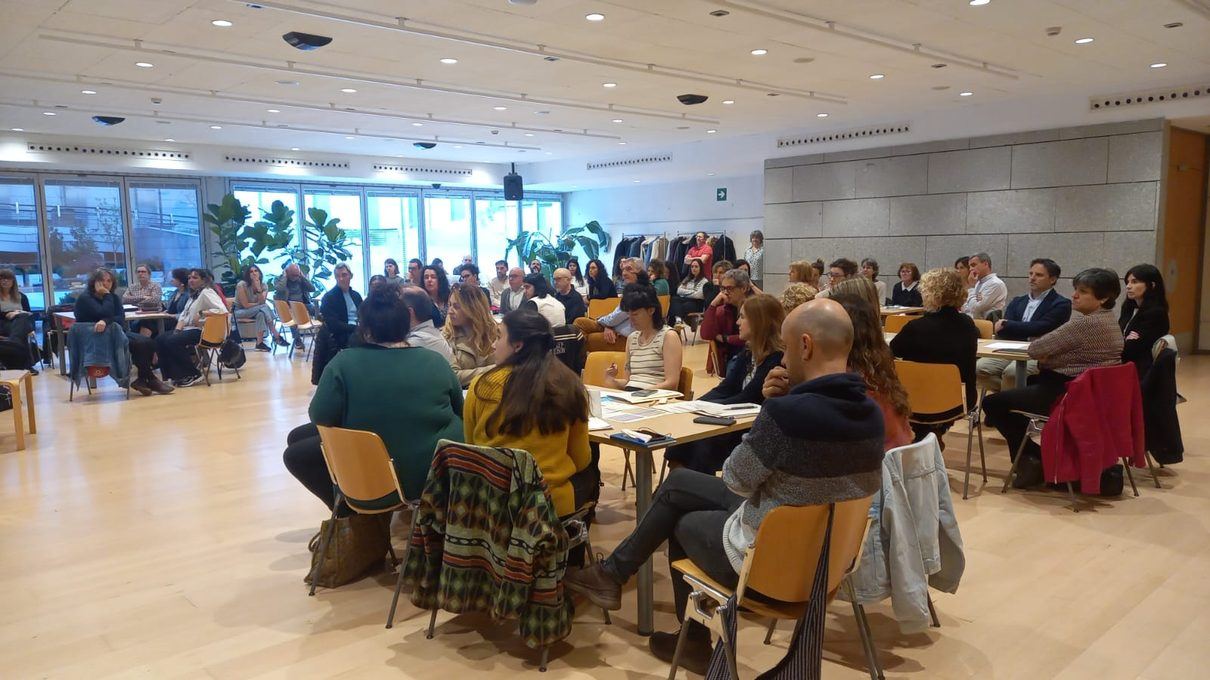 Vitoria abre inscripciones para sus grupos de conversación en inglés, euskera y castellano por solo 3 euros