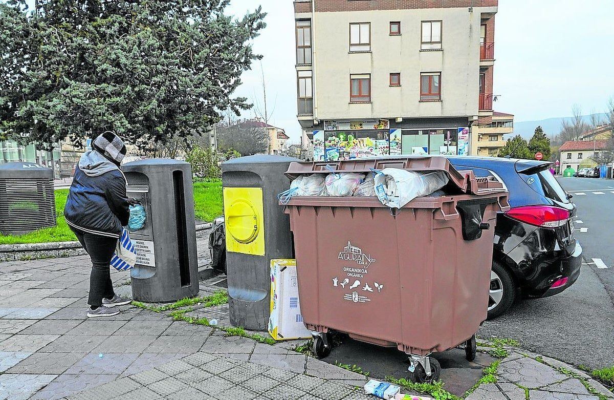 Salvatierra cierra sus contenedores de basura orgánica: solo podrán abrirse con tarjeta para premiar a quienes mejor reciclen
