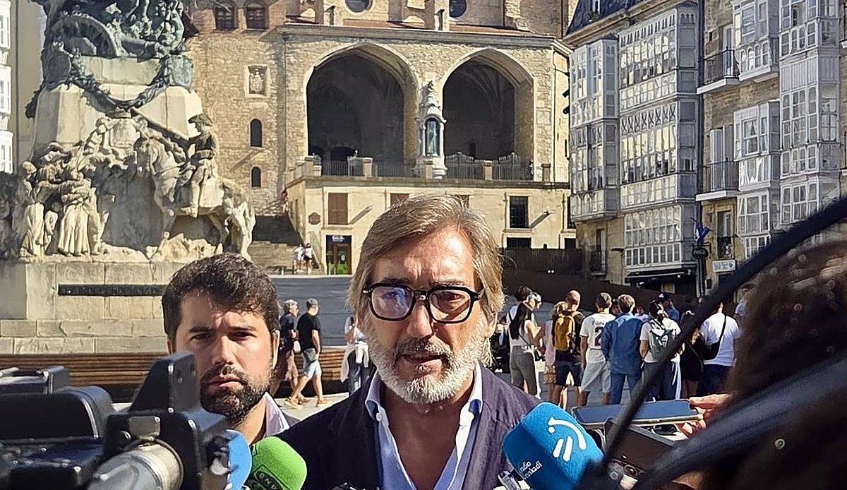 El PP alavés denuncia que el Gobierno vasco apartó la concentración solidaria con Ceuta del Ayuntamiento para restarle fuerza