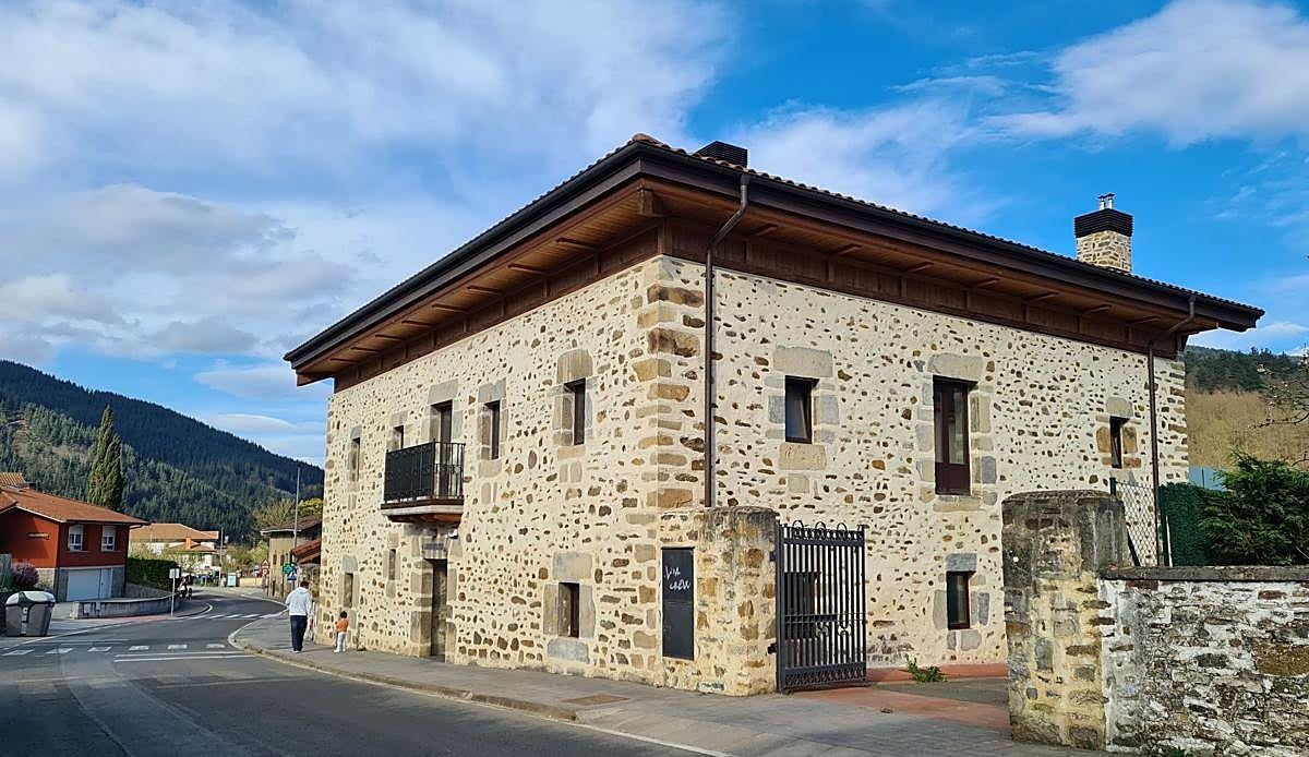 Dieciocho años después, Luiaondo estrena sala de estudios y coworking en la histórica Casa Patxita