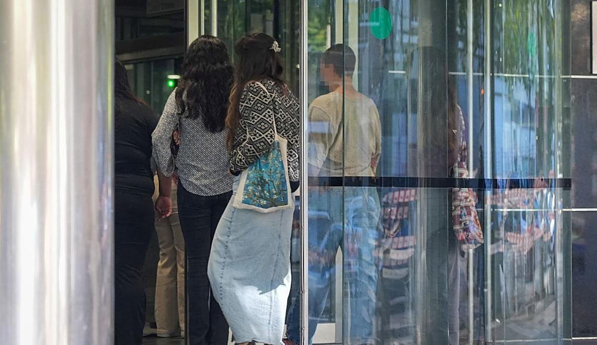 Silencio en los juzgados de Vitoria: los monitores del udaleku de Bernedo se niegan a hablar ante la jueza