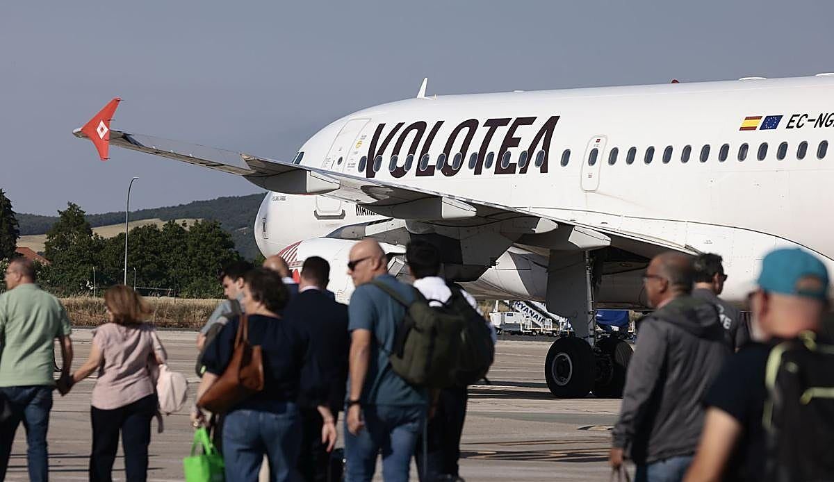 El aeropuerto de Vitoria se queda sin nueva terminal: Madrid aprueba el plan inversor de Aena ignorando las peticiones de Ála