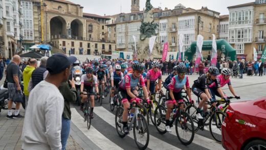 Vitoria pedalea unida para respirar mejor en las fiestas de la Virgen Blanca