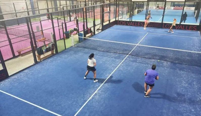 Benavente estrena escuela de pádel y amplía su oferta deportiva para el curso 2026-2027