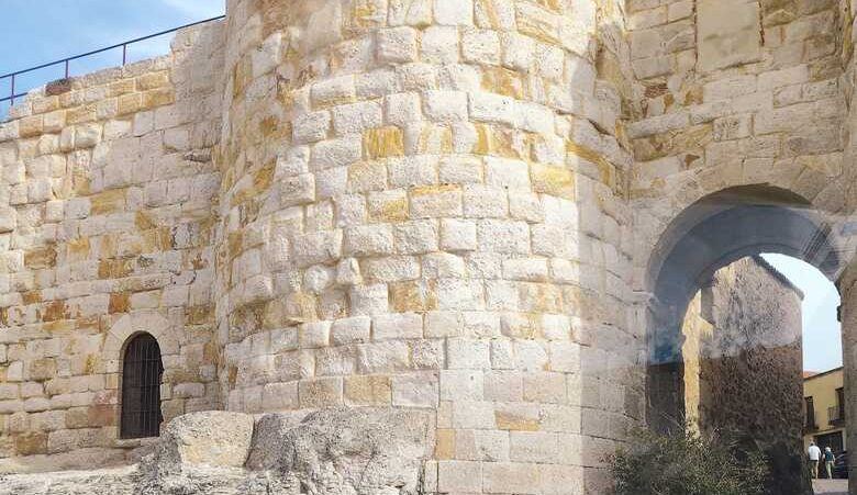 Zamora abre de noche sus mejores joyas románicas y suma por primera vez la Catedral a su cita más especial