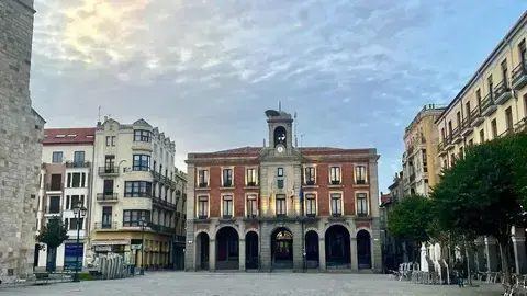Zamora premia la fidelidad de sus trabajadores municipales con un pago de hasta 2.425 euros por larga trayectoria
