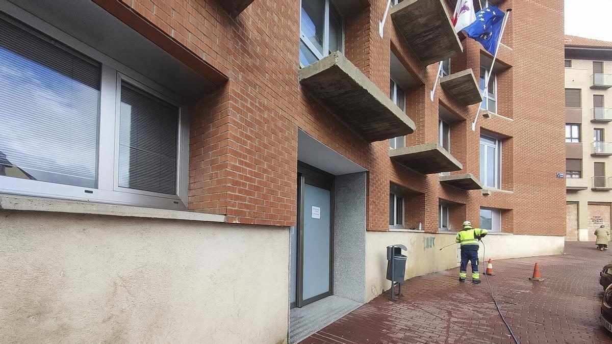 El Ayuntamiento de Benavente gastó en horas extras y productividades más del doble de lo que tenía previsto en 2025