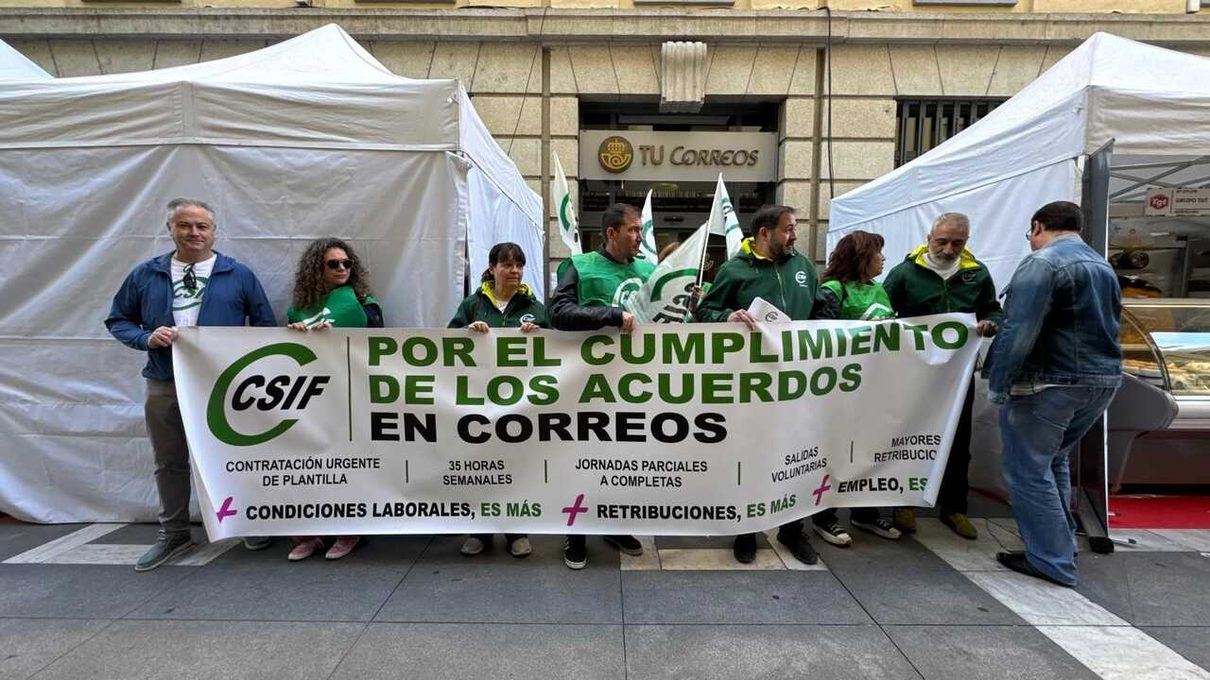 Los carteros de Zamora claman por el colapso de Correos: 800 euros de sueldo, 98 puestos perdidos y pueblos sin reparto