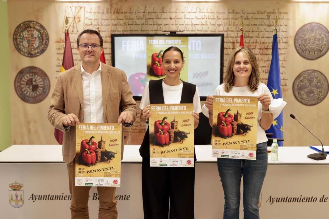 Benavente viste de rojo sus mejores galas para celebrar la 32ª Feria del Pimiento