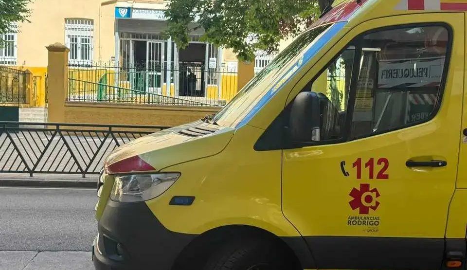 Un conductor acaba en el hospital tras volcar su coche de madrugada en la A-6 a su paso por Zamora