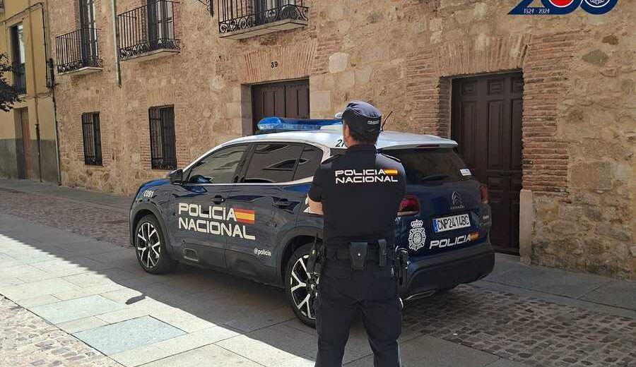 Vuelven los timos a Zamora: una persona mayor pierde 5.000 euros y dos ladrones vacían un coche en un aparcamiento