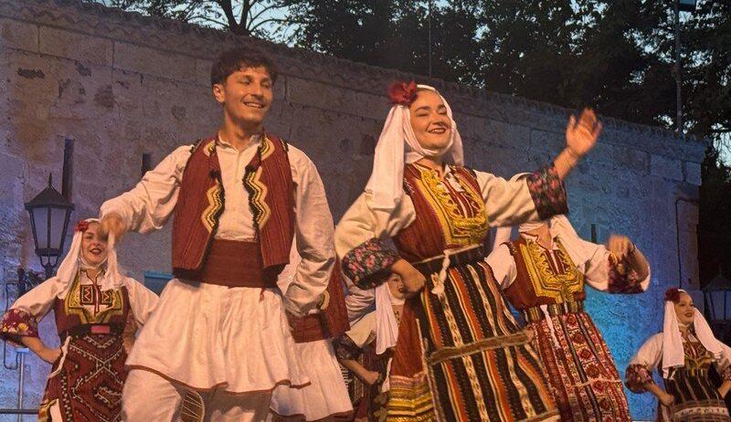 Zamora se viste de colores este sábado con el desfile y la gran gala del festival de folklore internacional