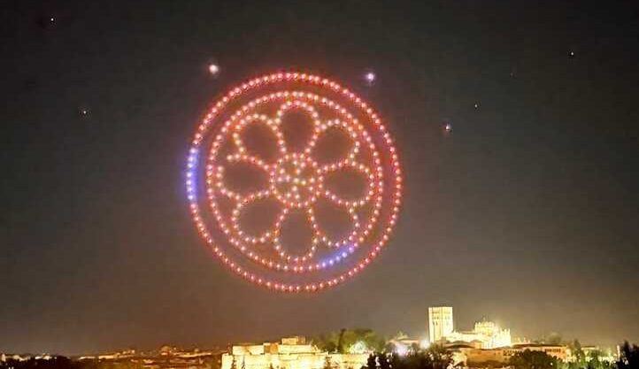 Trescientos drones convierten el cielo de Zamora en un lienzo de luz en la noche grande de FROMAGO 2026