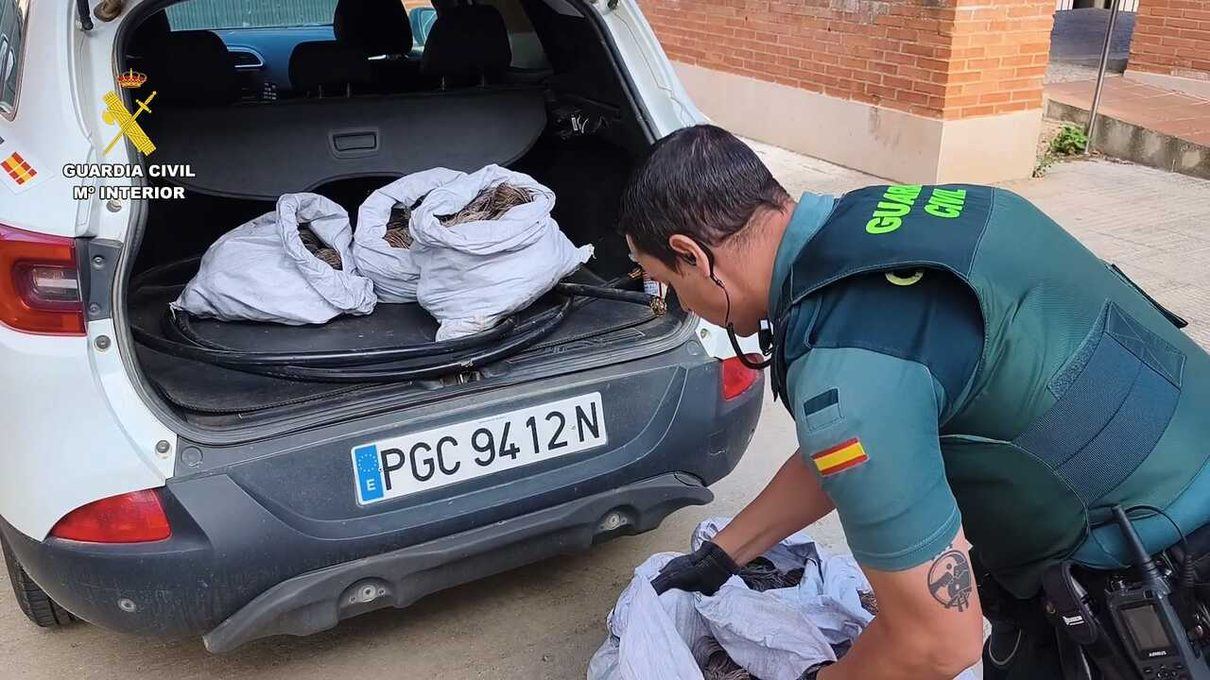 Ocho sacos de cobre robado, un detenido con tres órdenes judiciales y un conductor drogado: el dispositivo de Villalpando des