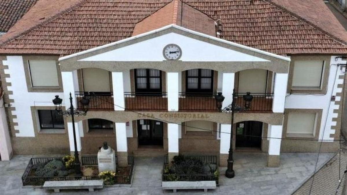 Rabanales contraataca: el alcalde desmiente el parentesco con el alguacil y anuncia recurso judicial