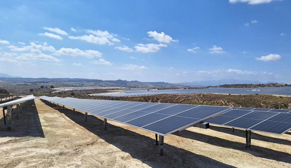 Sesenta pueblos de Zamora sin normas urbanísticas: la oposición alerta del riesgo ante la avalancha de macroproyectos energét