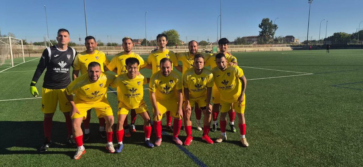 El Atlético Zamora conquista el derbi provincial con una remontada de carácter en los Anexos de la Ruta de la Plata