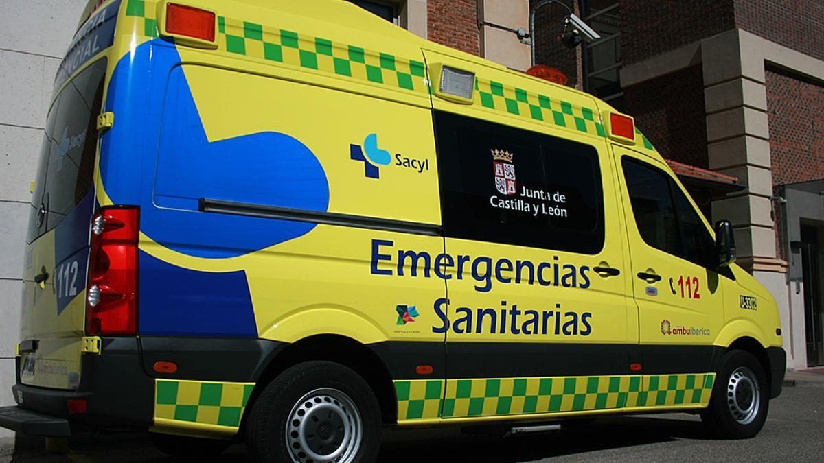 Colisión entre un turismo y un camión en la A-52 deja dos heridos en Santibáñez de Tera