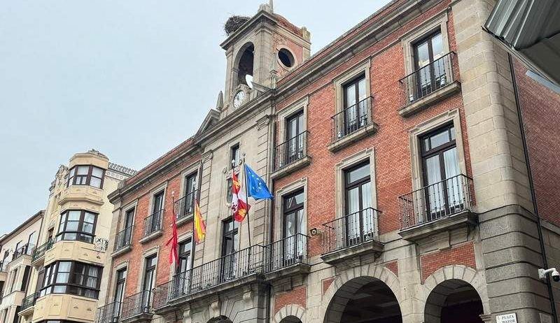 El Ayuntamiento de Zamora premiará la lealtad de sus trabajadores con una paga de hasta 2.425 euros al final de su carrera