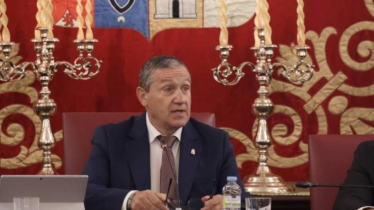 La Diputación de Zamora defiende la tala de árboles centenarios en Ferreras de Abajo para proteger a los vecinos de los incen